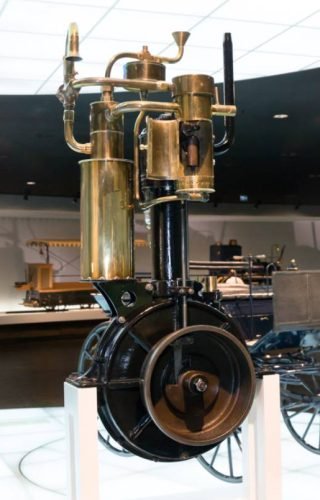 foto2_50kb-rkjz111w6l55l4t7bnsn0wcotaxd9t776elxhxjki0 Mercedes-Benz: The Story of the Three-Pointed Star